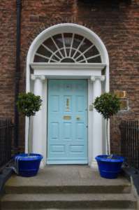 You are currently viewing IS A FIBERGLASS OR STEEL ENTRY DOOR RIGHT FOR YOUR HOME?