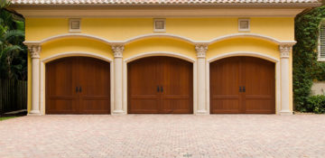 Read more about the article OWN A REALLY OLD GARAGE DOOR AND OPENER? UPGRADE NOW