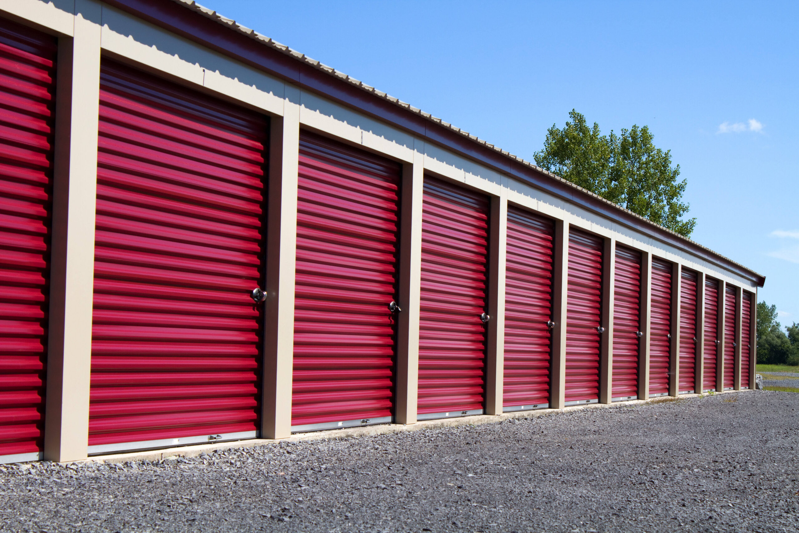 You are currently viewing Storage Unit Door Features You Can Choose for Residential Garage Doors